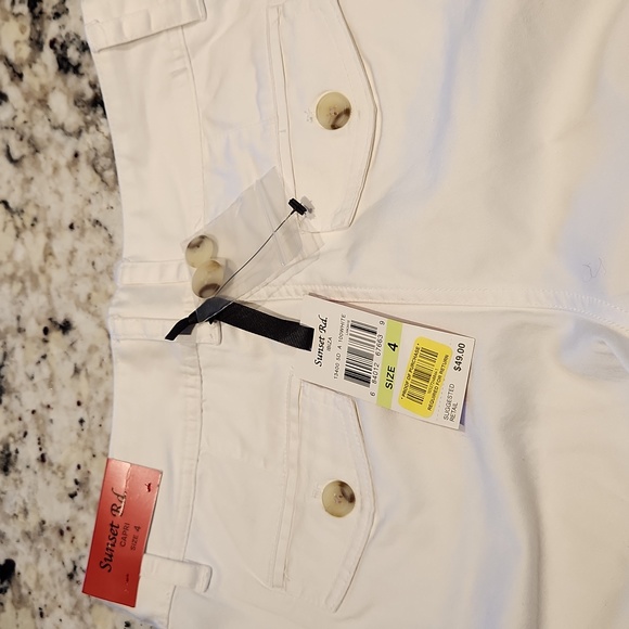 Sunset Rd. Capri - Picture 3 of 12